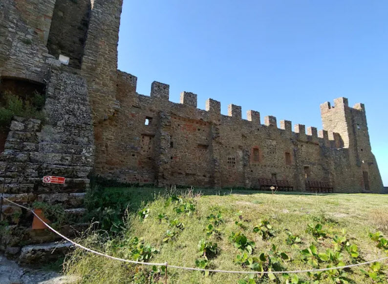 Castello di Montecchio Vesponi, Italy